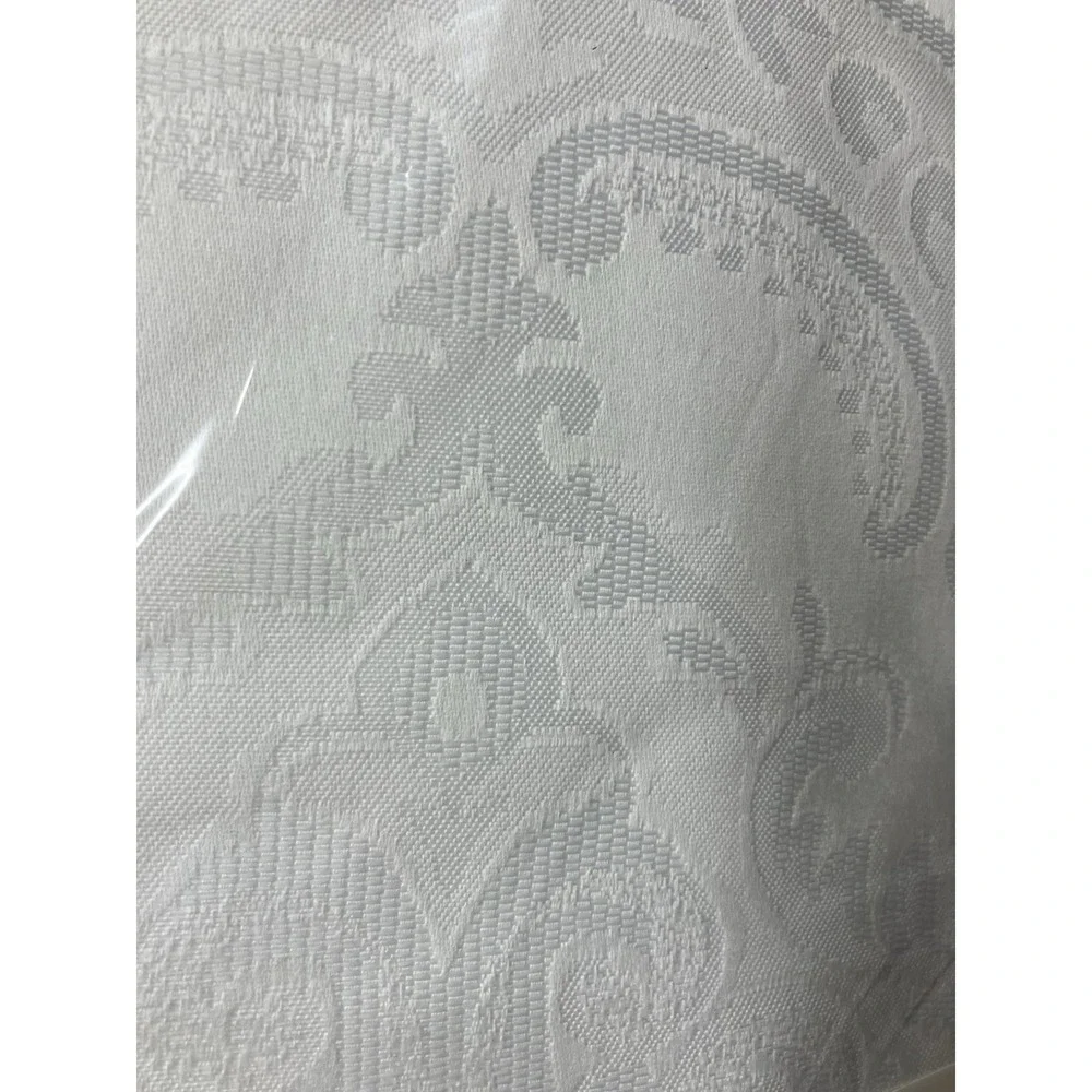 NEW Caiden White Round Tablecloth 90